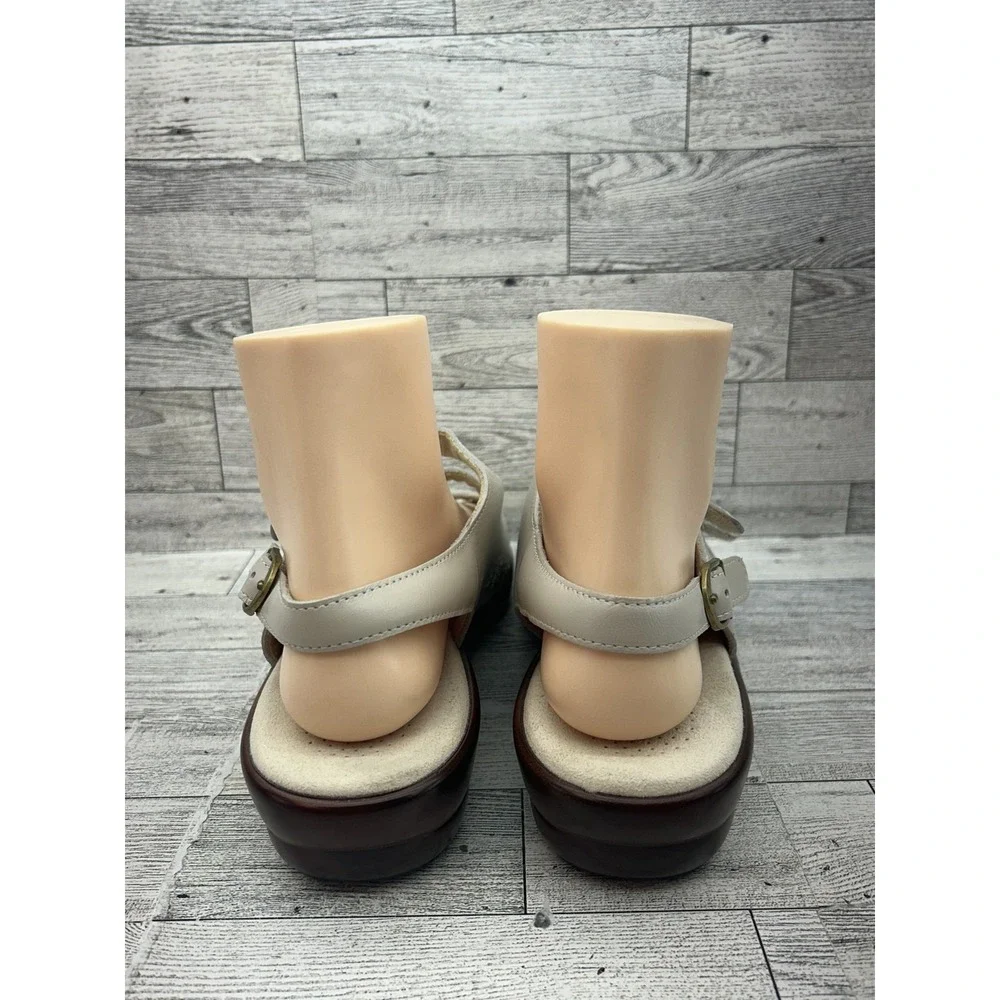 SAS Tripad Comfort Shoes Womens Size 9.5‎ M Beige Leather Sandals Straps